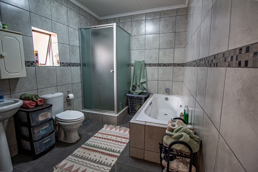 5 Bedroom Property for Sale in Louisvale Northern Cape